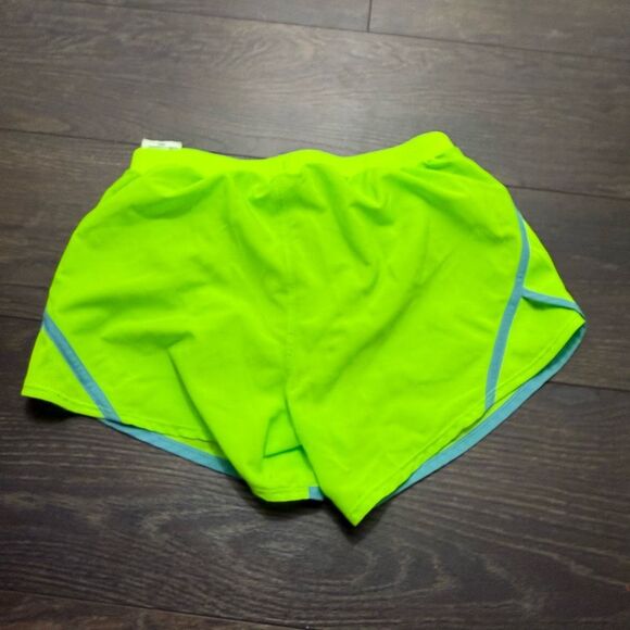 Under Armour women’s XS Yellow Vibrant Athletic Shorts - Picture 2 of 4
